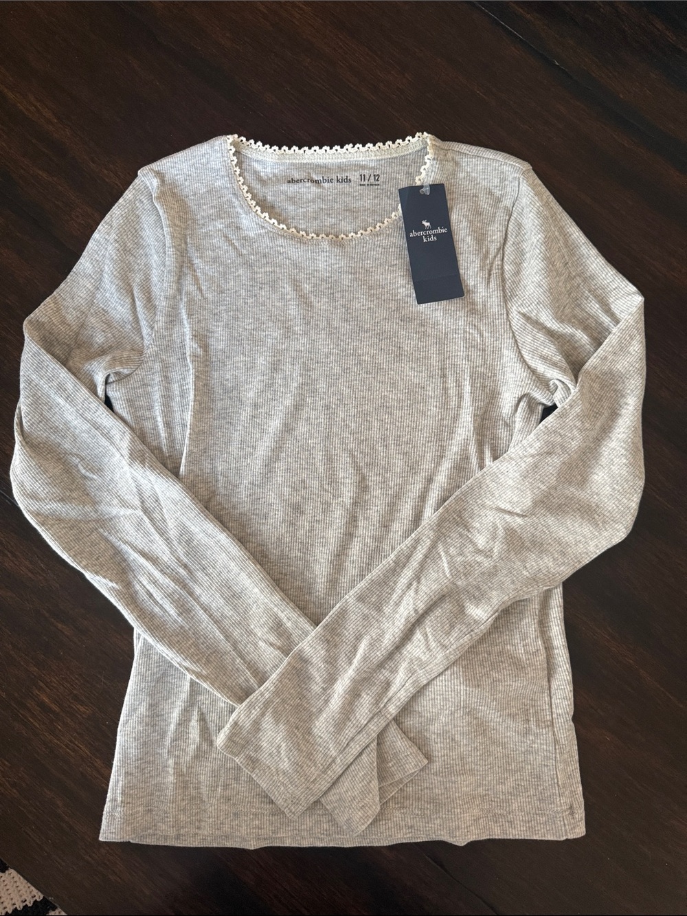 NWT abercrombie kids Light Gray Ribbed Long Sleeve Top with Scallop Trim